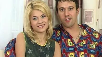 Лишение девственности красивой блондинки Мелиссы