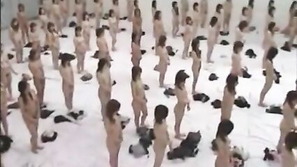 Японци установили мировой рекорд секс оргии - 500 мужчин и женщин