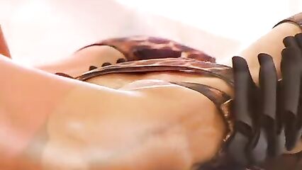 Длинный толстый член дизеля в анале Лизы