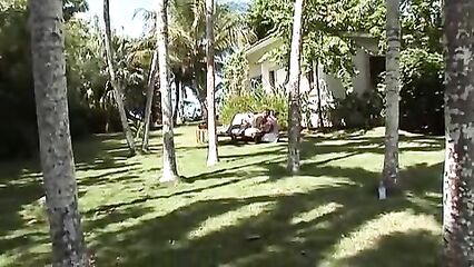 Групповое порно во все дыры с блондинкой