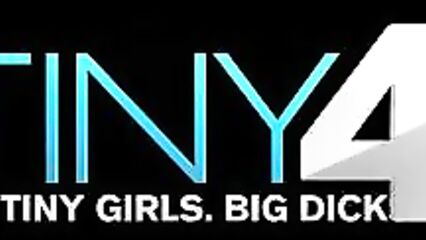 Глубокий минет и секс с гибкой очаровательной брюнеткой