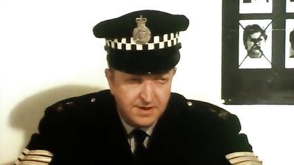 Тинто Брасс: Мотор! (1979) - эротическая комедия