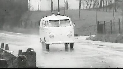 Тинто Брасс: Летающая тарелка (1964) комедия