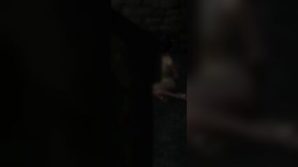 2 чудовища жестко прокачали все щели узницы спермой