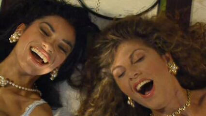 Мы лечим все! Анальная клиника, с русским переводом