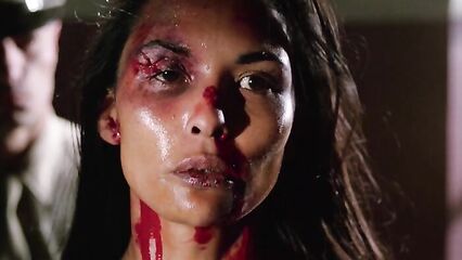 Эротический фильм Эммануэль: Насилие в женской тюрьме (с русским переводом)