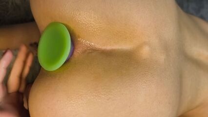 Милая Victoria_fox_69 с анальной пробкой в ​​заднице